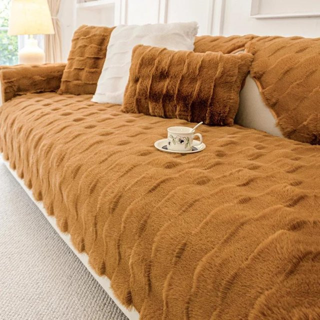 Weiches Kaninchen-Plüschkissen für den Winter, quadratischer Sofabezug aus Polyester in Braun, B/T: 70 x 70 cm - Bild 1