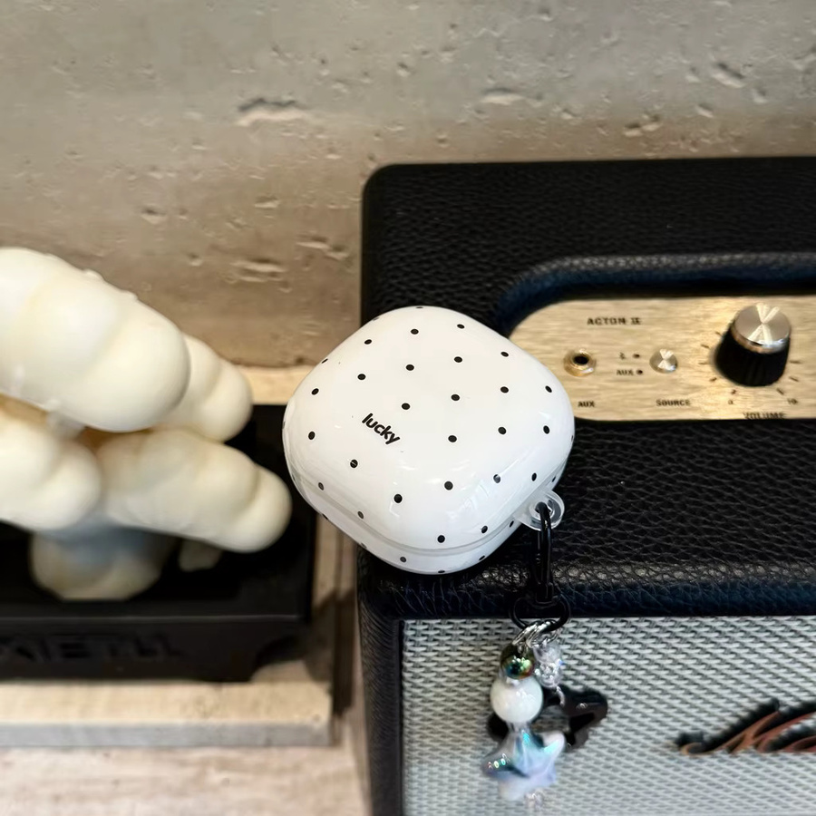 Schutzhülle für Samsung Galaxy Buds 4 Pro 3 Pro 2 Pro FE Live mit minimalistischem Schwarz-Weiß Polka Dot Muster und Stern-Anhänger - Bild 3