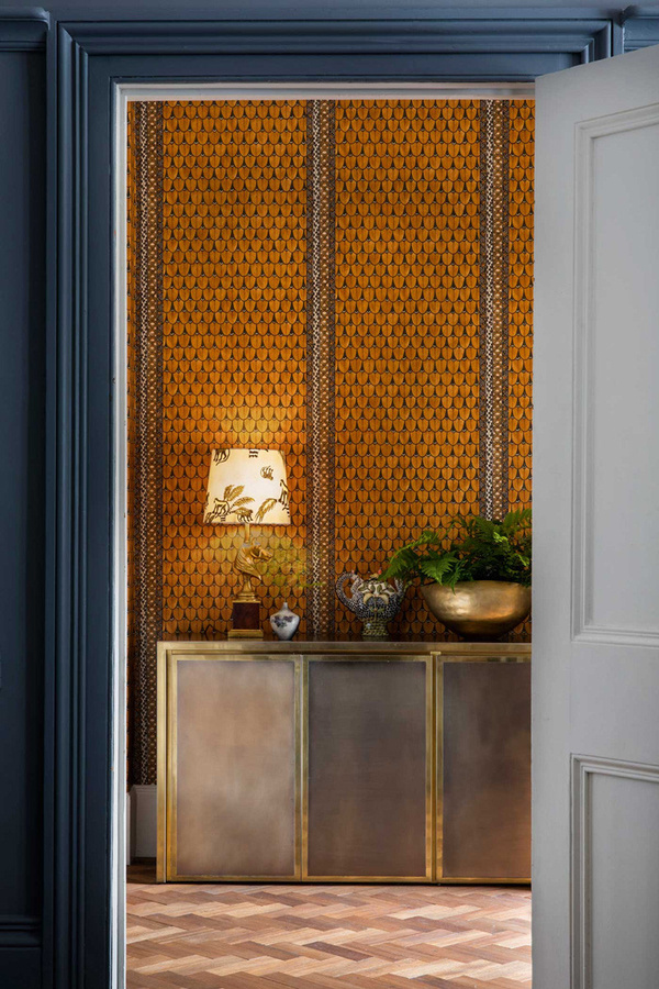 Cole & Son Tapete Narina Orange mit botanischem Tier-Design aus Vlies - Bild 1