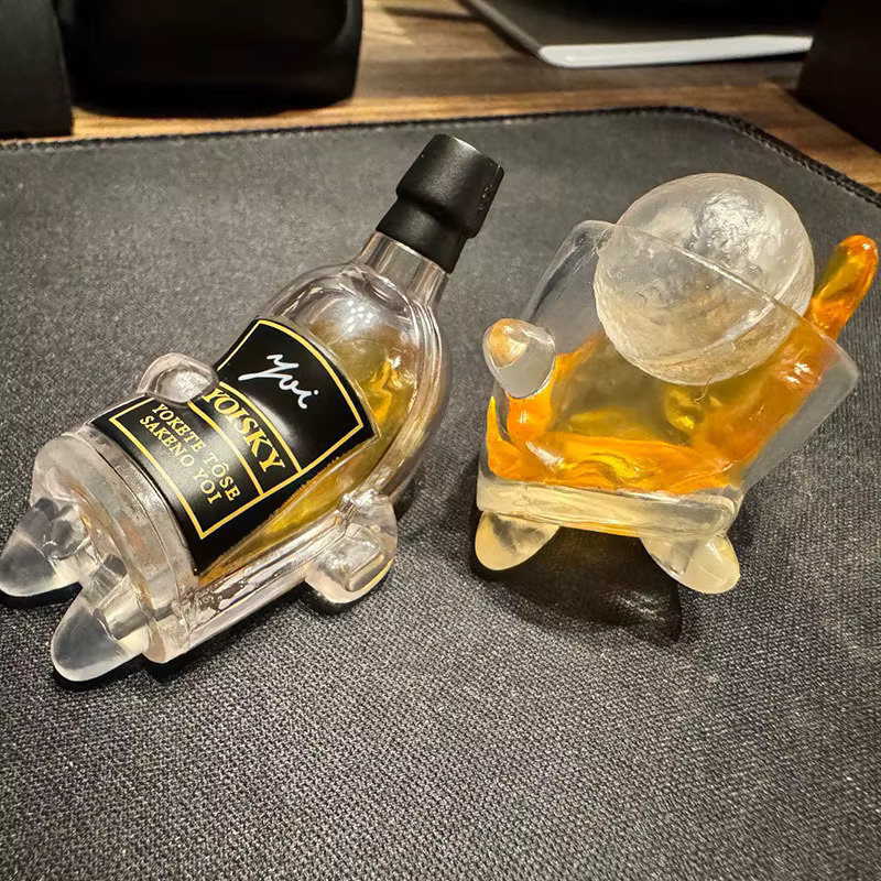 Qualia Japanische Trunkenheits-Whiskeyflasche, Anthropomorphe Figur, Deko-Spielzeug - Bild 2