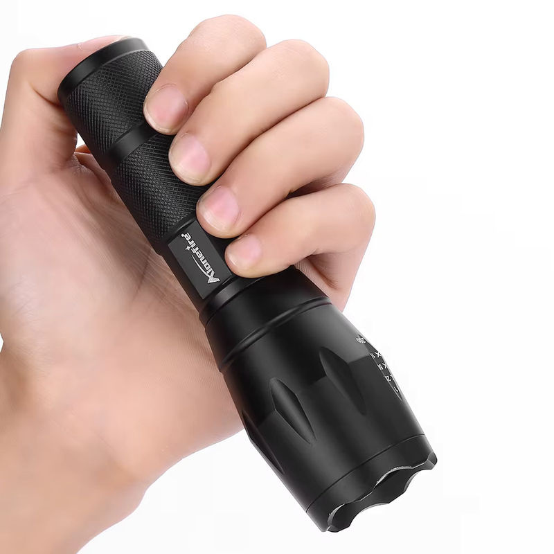 Alonefire 10W Zoom LED Taschenlampe aus Aluminium in Schwarz für Outdoor, Camping und Jagd - Bild 5