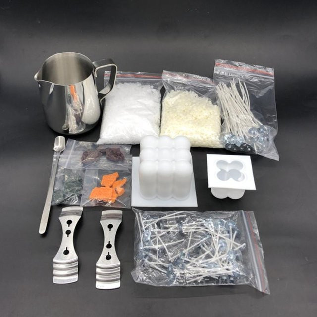 YULIN Kerzenherstellungs-Kit mit Gießtopf und Dochten sowie Aufklebern für DIY-Wachskerzen in Mehrfarbig - Bild 1