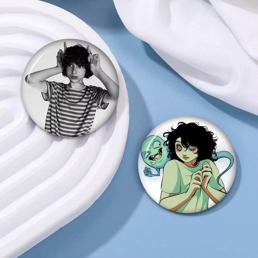 Brosche Messing, Finn Wolfhard Stranger Creator - Bild 1