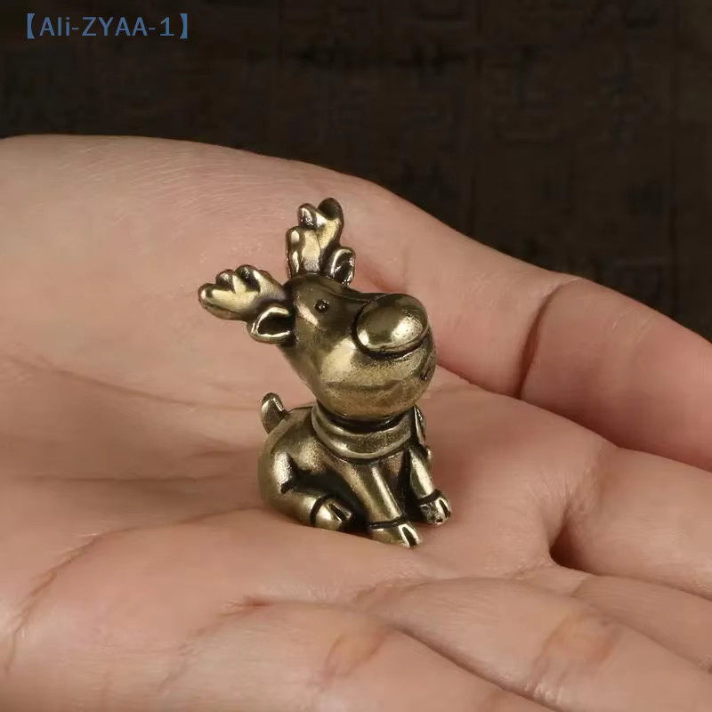 Handgefertigte Elchfigur aus Messing und Kupfer von JETTING als dekoratives Metallornament für deinen Schreibtisch oder als Weihnachtsdekoration - Bild 2