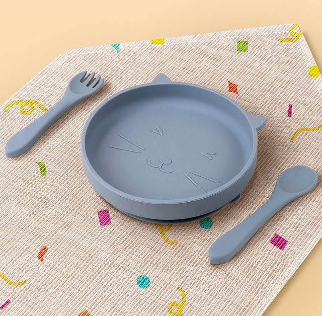 TYRY.HU Baby Fütterung Set aus Silikon in Beige mit Teller, Löffel und Gabel für das Kleinkind Training - Bild 1