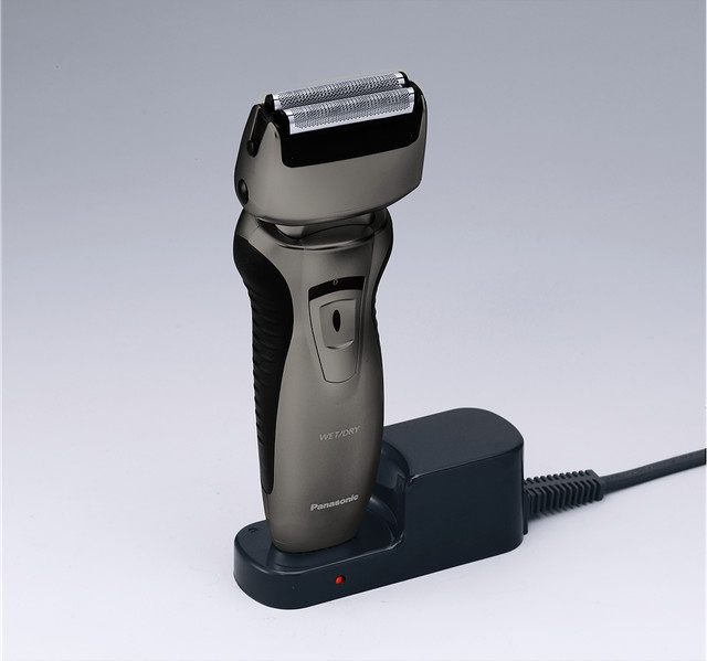 Panasonic ES-RW33 Herrenrasierer mit Folienrasierer und Trimmer in Anthrazit, Schwarz und Silber - Bild 2