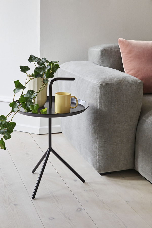 HAY Dlm Beistelltisch in Schwarz mit industriellem Design für den Garten - Bild 2