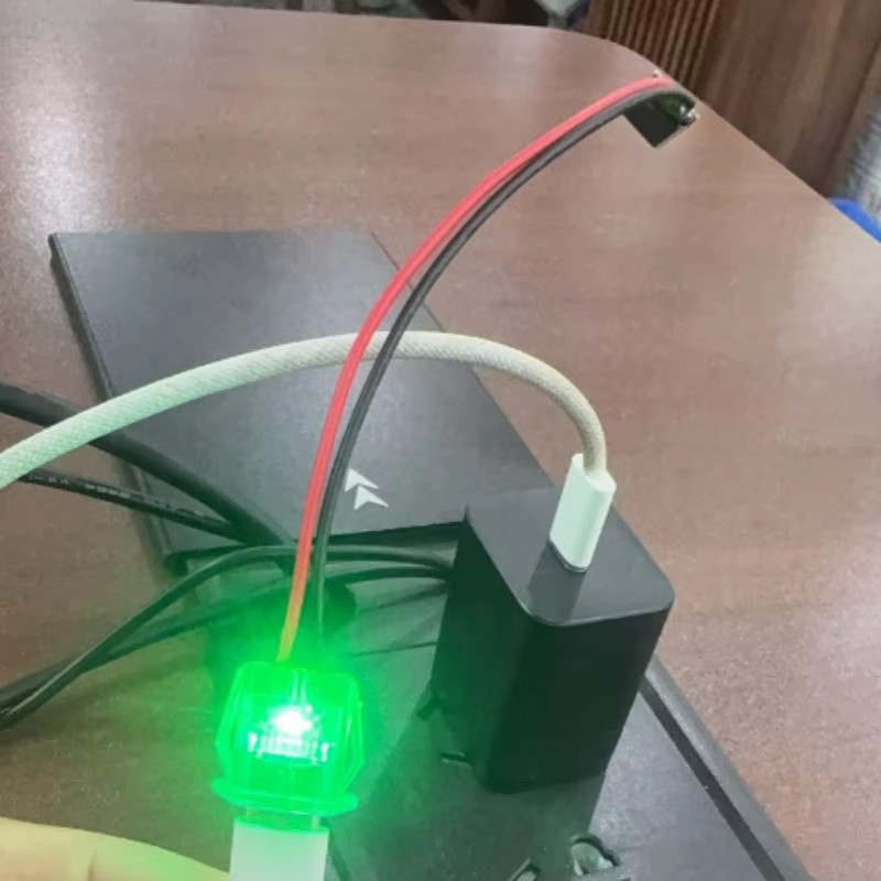AOKIN USB-C Pigtail-Kabel mit LED, 2-poliger USB Typ-C Buchsenanschluss, 3A Lötanschluss, transparent - Bild 2