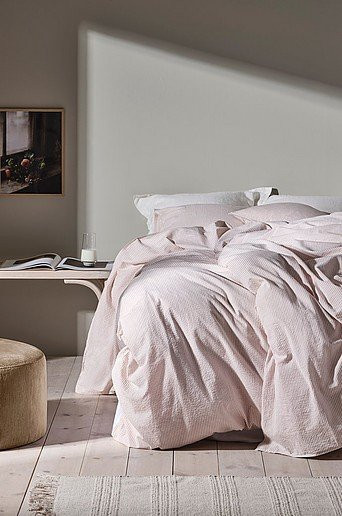 Jotex JUDY Bettbezug aus Bio-Baumwolle in Pink mit floralem Seersucker-Design - Bild 1