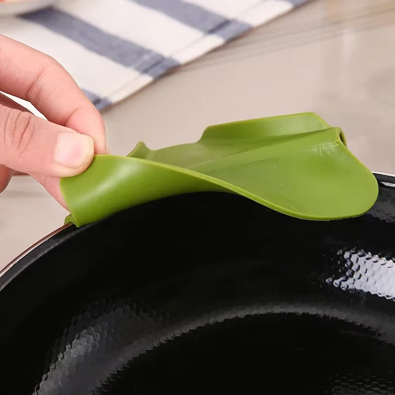 Auslaufsicherer Silikon-Trichter als Küchenhelfer für Töpfe und Pfannen, Grün - Bild 2