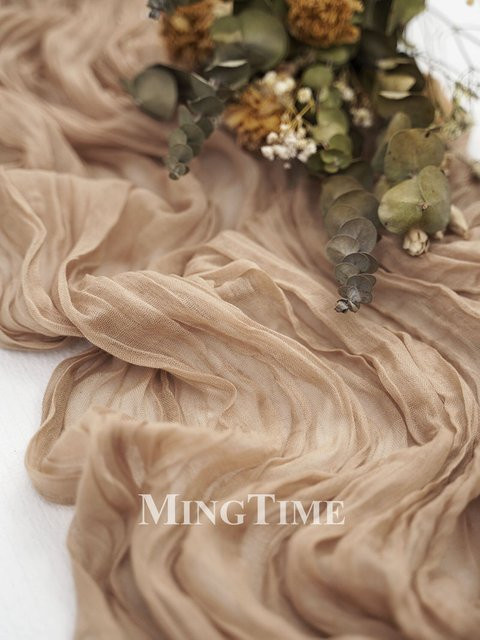 Plissierter Tischläufer von MINGTIME aus Leinen in Beige, Braun oder Weiß, rechteckig, ideal für Hochzeit, Party und Weihnachtsdekoration - Bild 1