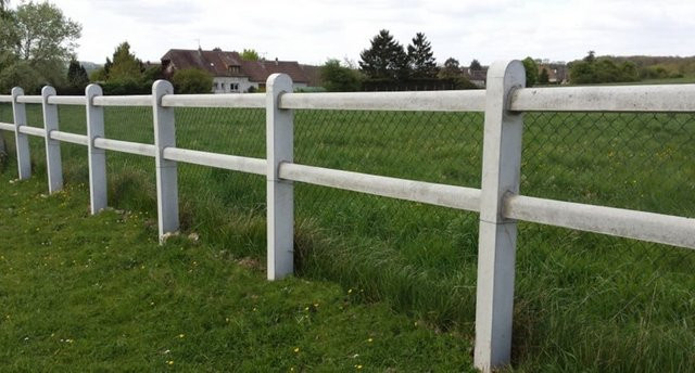Betonpfosten für Post & Rail Zäune, Höhe: 200 cm - Bild 1