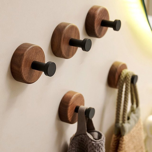 Selbstklebender Wandhaken aus Massivholz Walnuss für Bad und Schlafzimmer - Bild 1