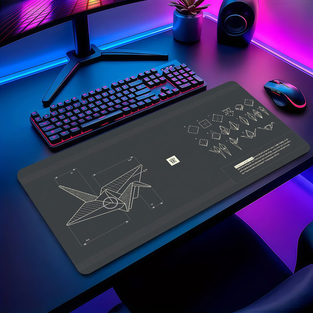 Hot Paper Crane Mauspad Schwarz-Weiß, rutschfest und verdickt, großes Mauspad für Büro und Gaming - Bild 1