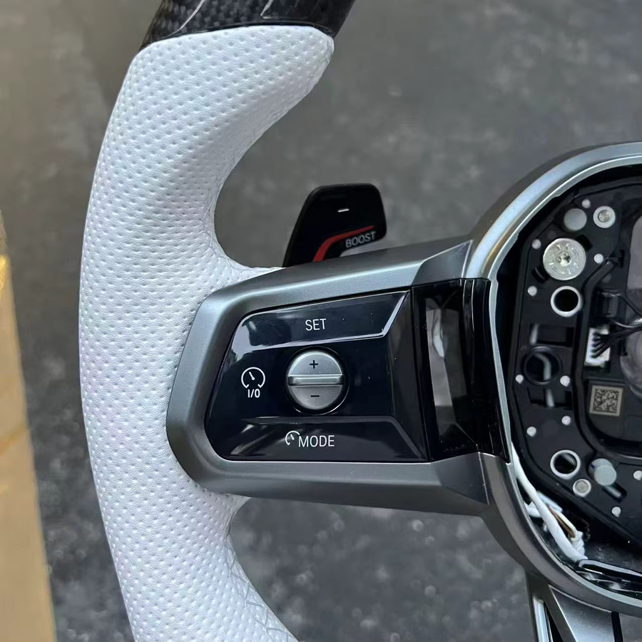 MAXEAGLE Sport-Lenkrad Upgrade für BMW G30 G20 F80 7er-Serie G70 ID7 zu ID8 maßgefertigt - Bild 3