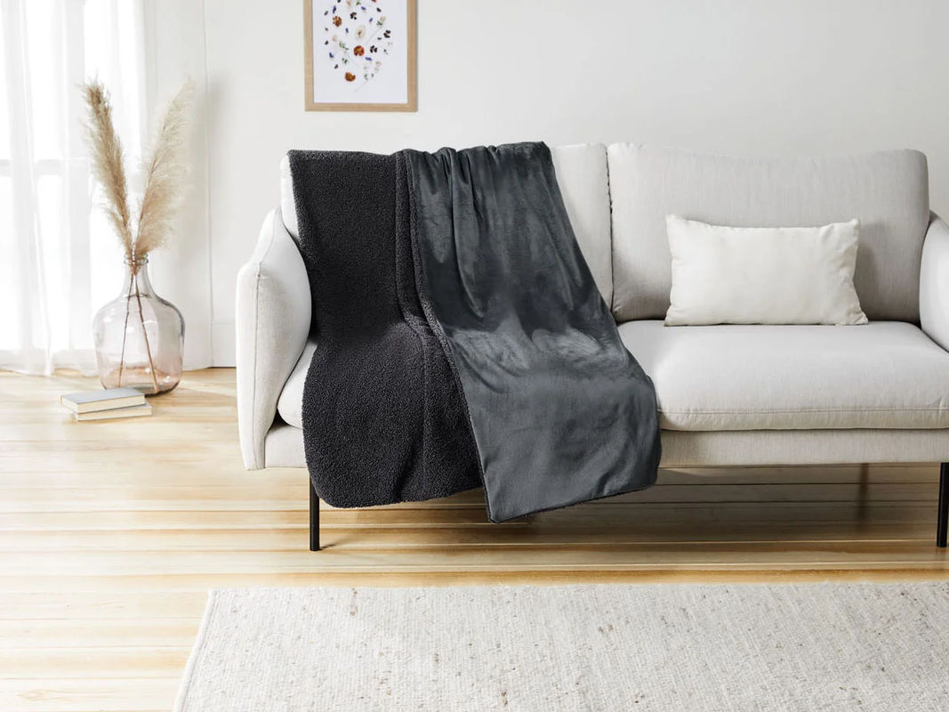 LIVARNO HOME Kuscheldecke Teddyfleece in Grau, B: 150 cm, L: 200 cm - Bild 4