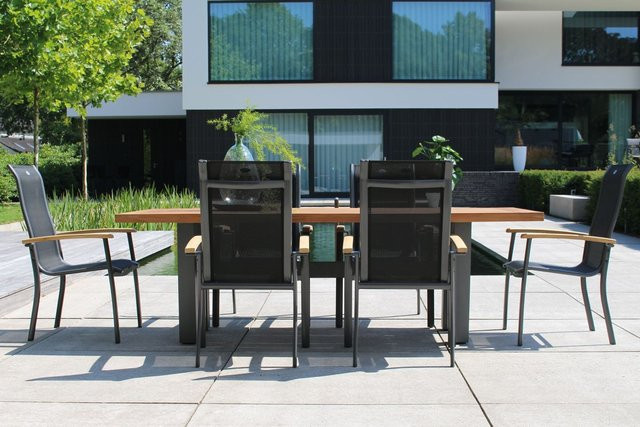 Hartman Garten-Essgruppe Yasmani/Alice in Anthrazit aus Aluminium und Teakholz mit 6 Stapelsesseln, Tisch B: 240 cm, T: 100 cm - Bild 1