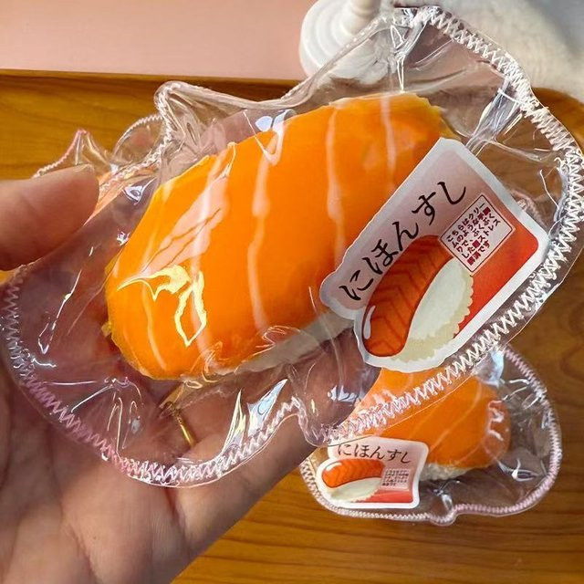 Binchi Outdoor Equipment Simulations-Lachs-Sushi-Quetschspielzeug, Stressabbau Slow Rebound Squishy Spielzeug - Bild 1