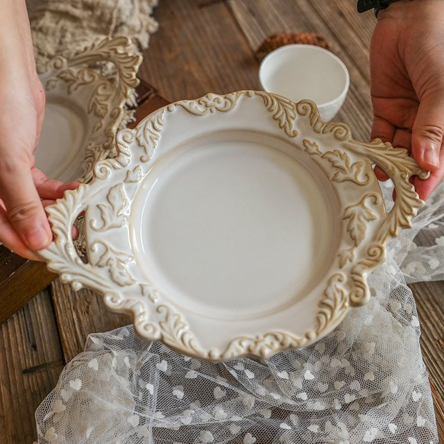 Keramischer Pasta-Teller im französischen Retro-Stil mit Reliefmuster und Ohren, Weiß, Durchmesser: 31,0 cm - Bild 1