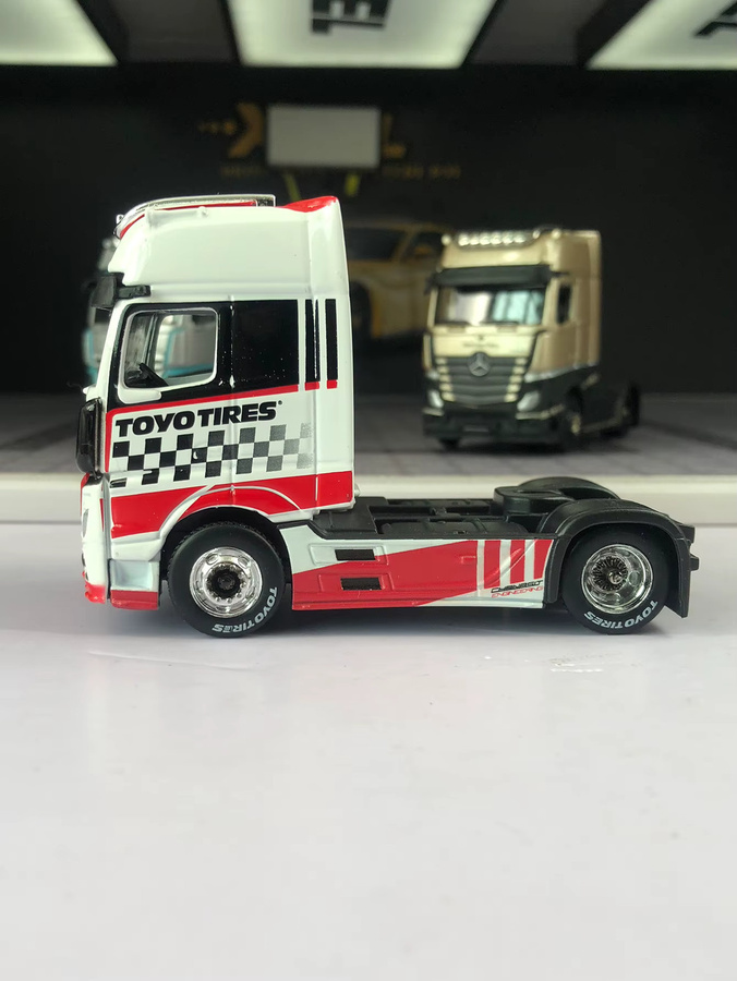 Maisto Mercedes-Benz Actros 1851 Modellauto, 1:64, Metall - Bild 2