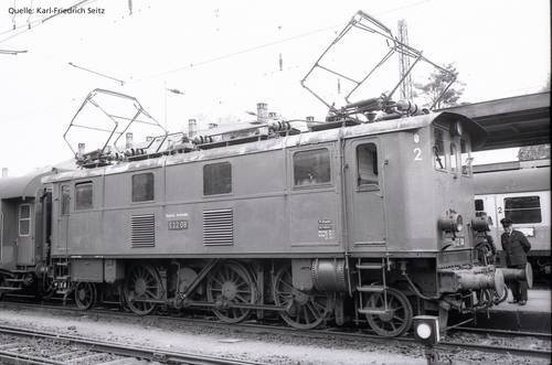 PIKO H0 Modellbahn E-Lok BR E 32 der DB 51412 - Bild 1