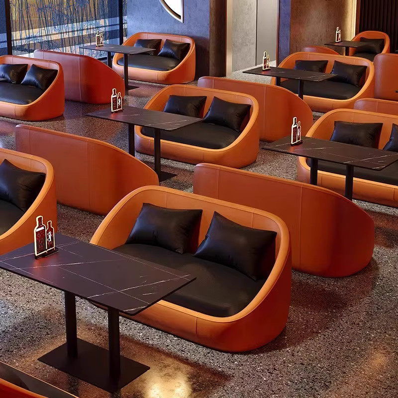 OEMG Eckbank in L-Form aus braunem Kunstleder für Wohnzimmer, Café und Salon mit Polsterung und passenden Streukissen - Bild 2