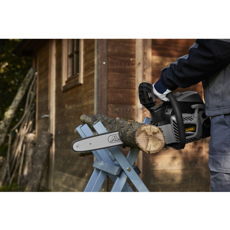 ALPINA Outdoor Benzin Kettensäge mit Softgriff in Weiß, 1,2kW, Schwertlänge: 35 cm - Bild 3