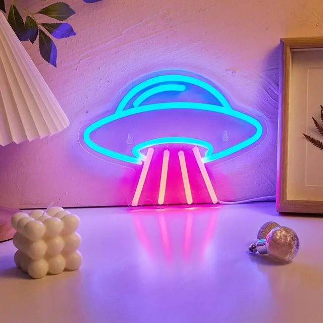 Dimmbares LED Neonlicht in UFO-Design als RGB Wandlampe für Schlafzimmer und Kinderzimmer - Bild 1