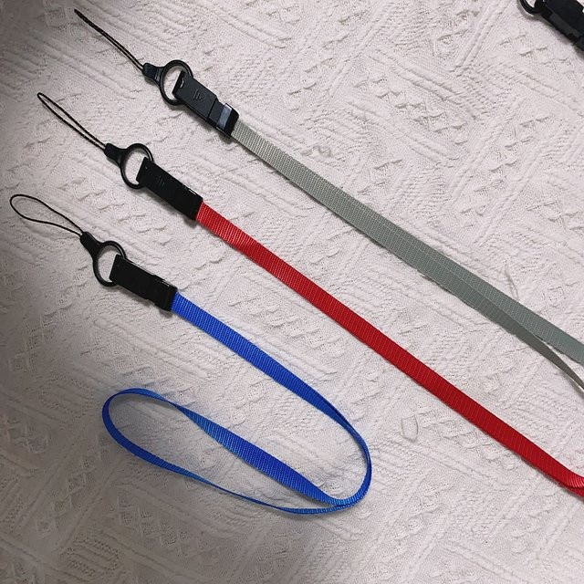 CQXSMAX Universal Handy Lanyard Nackenband in Schwarz als Anti-Loss Riemen für iPhone, Samsung, Xiaomi und Huawei sowie als Schlüsselanhänger - Bild 1