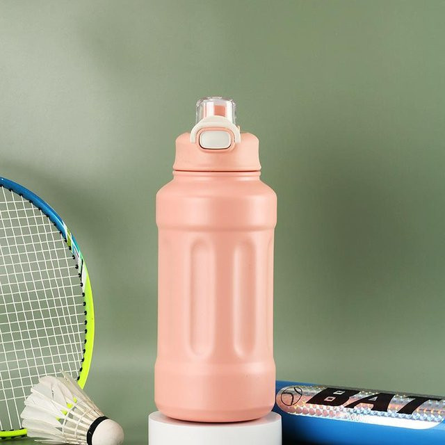 Yiran Furniture Thermobecher aus Edelstahl mit Henkel für Outdoor und Sport, 600 ml - Bild 1