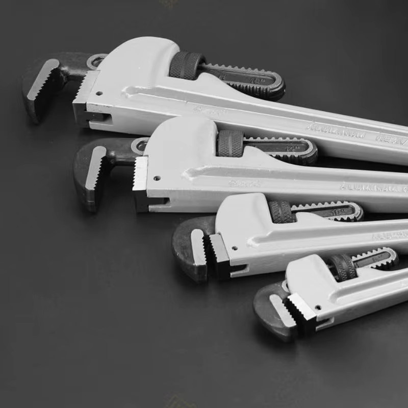 JUSTINLAU Multifunktionale Adlerschnabel-Rohrzange aus Aluminium, verstellbarer Rohrschlüssel mit ergonomischem Griff und hochfesten Backen - Bild 2