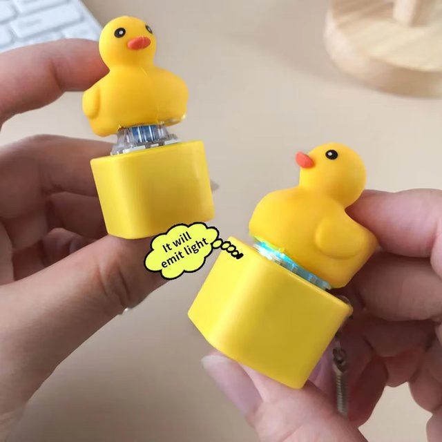 Gelber Enten-Schlüsselanhänger, Aufladbar, Sound & LED-Lichter, Unisex - Bild 1