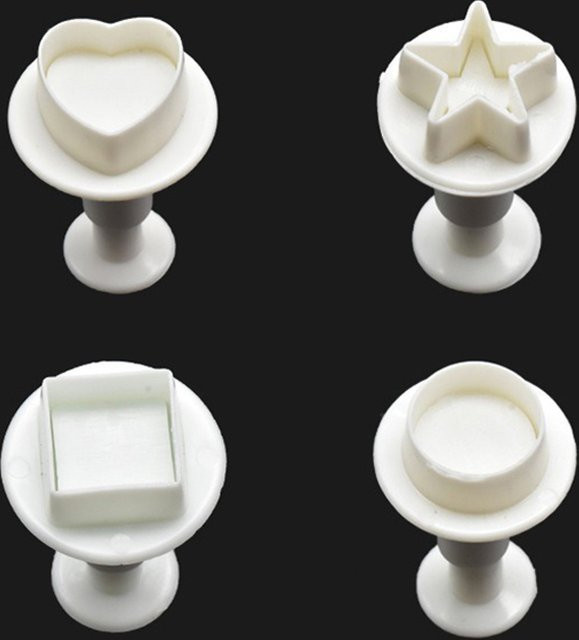 ZYF 12-teiliges Cookie Cutter Set aus Kunststoff in Weiß für DIY Backen mit Herz, Quadrat, Pentagramm und runden Formen - Bild 1
