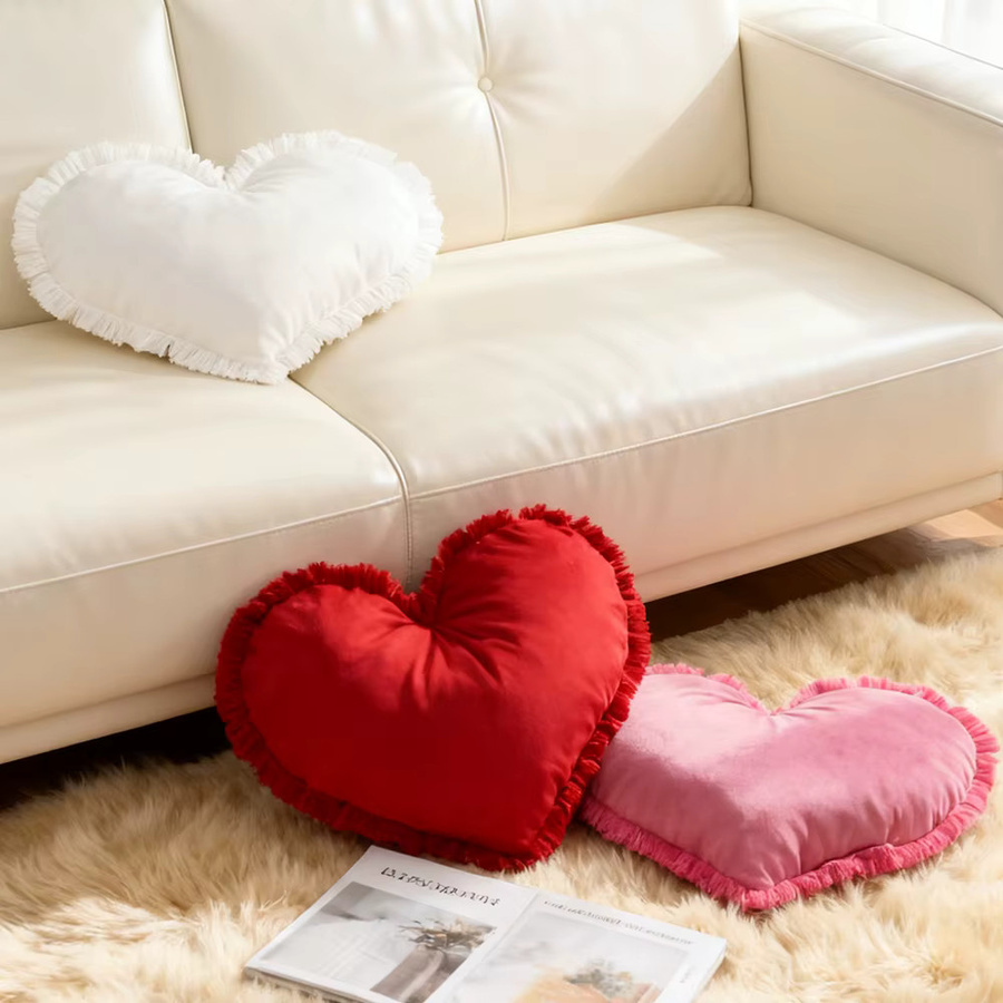 BUYNOW Herz Kissen aus Samt mit Spitzenmuster in Pink inklusive Füllung - Bild 2