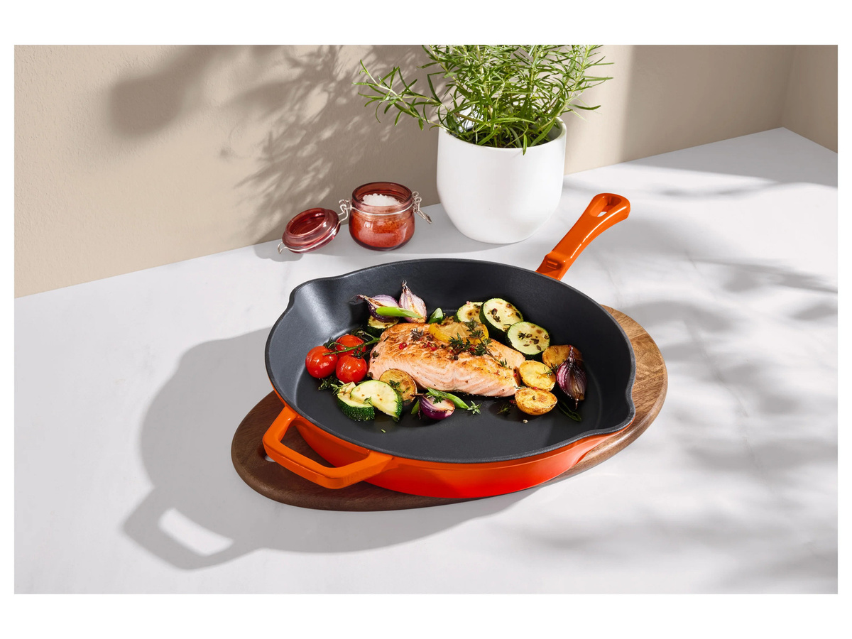 SILVERCREST Premium-Gusseisenpfanne aus emailliertem Gusseisen in Orange mit Ø 30 cm - Bild 2