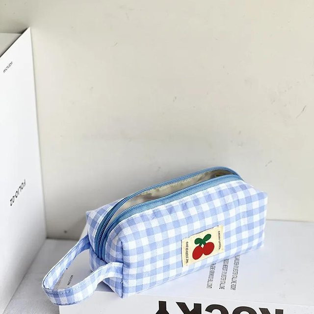 Japanisches Kawaii Mäppchen mit Bestickung in Blau, Große Kapazität Schreibwaren Organizer mit Kirschblüten und Bären-Motiv, B/H: 17,5 x 8,0 cm - Bild 1