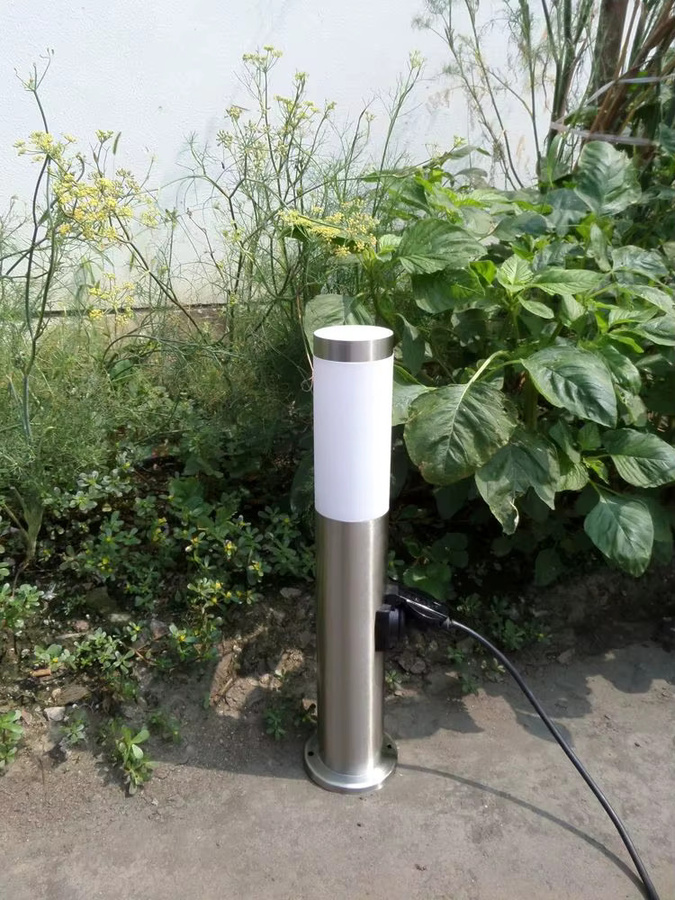 Ynhaw Zylindrische Streifenfassung aus Edelstahl in Silber für die Garten- und Landschaftsbeleuchtung, Wasserdichte Rasenlampe mit warmweißem Licht - Bild 3
