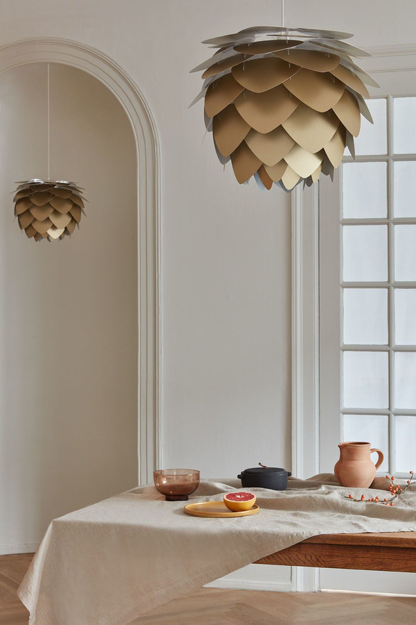 UMAGE Aluvia Leuchtenschirm in Gold/Messing mit Lotusblüten-Design aus Aluminium und Kunststoff - Bild 2