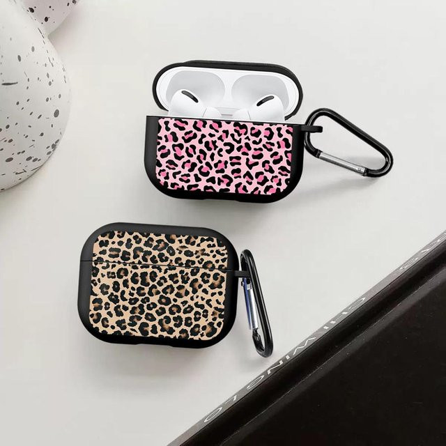 Schutzhülle im Leopardenmuster für Apple AirPods in Multicolour - Bild 1