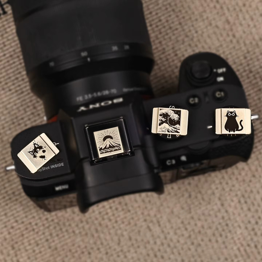 Sony Kamera-Metall-Blitzschuhabdeckung als Staubschutz für ZV1, A7M4, A7C2, A6700, A7R5, FX30, A7S3, A6000, A6400 und A6600 - Bild 2