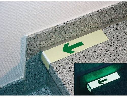 SafetyMarking Treppenwinkel mit Richtungspfeil abwärts aus Aluminium in Gelb, L x B x H: 18,4 x 3,0 x 4,2 cm - Bild 1