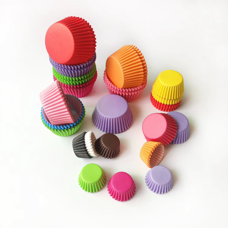 Bunte Backförmchen aus Papier für Cupcakes und Muffins in verschiedenen Farben - Bild 5