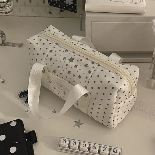 Niedriges Federmäppchen mit Sternen und Polka Dots in Weiß und Blau, großes Stifteetui für Kinder als Schreibwaren-Organizer - Bild 1