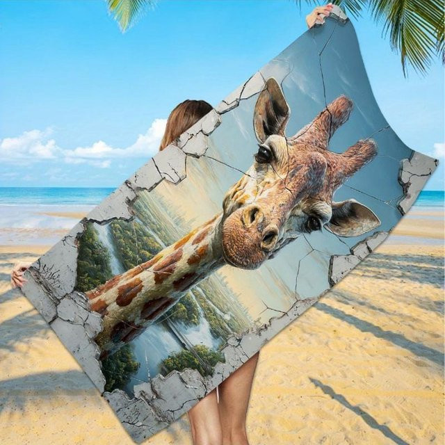 Strandtuch mit 3D-Riss-Effekt und Giraffenmuster aus Mikrofaser, schnelltrocknend, Weiß/Mehrfarbig, Breite: 45 cm, Höhe: 90 cm - Bild 1