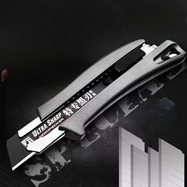 WOODPECKER Professionelles Allzweckmesser mit 18 mm Kohlenstoffstahl-Klinge und Aluminiumlegierung in einziehbarem Design - Bild 1
