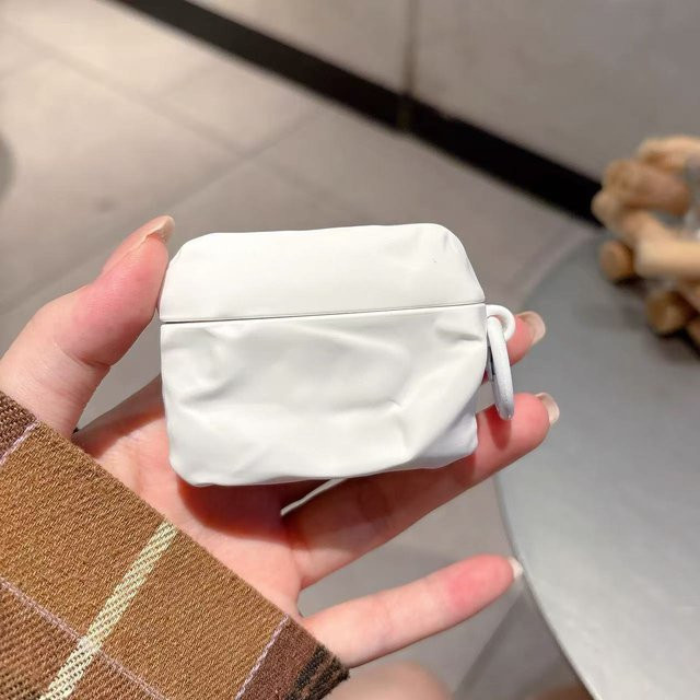 Kreative 3D Silikon-Schutzhülle für Apple AirPods Pro (1, 2 und 3 Generation) in Weiß - Bild 1