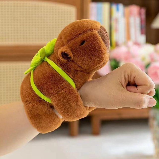 Yiran toy Kapibara Plüschtier mit Schwanz, Tier Rucksack Armband - Bild 1