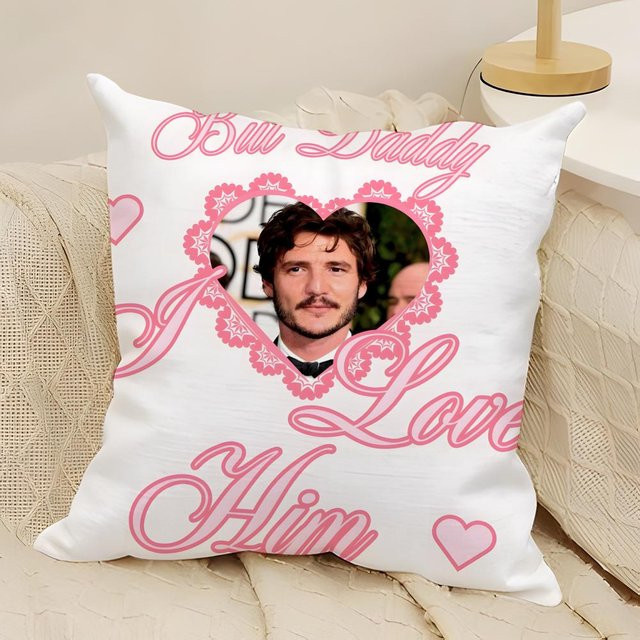 JMG Clothing Kissenbezug Pedro Pascal mit doppelseitigem Druck aus Leinen und Polyester, Farbe: Weiß, B/T/H: 40 x 40 x 1 cm - Bild 1