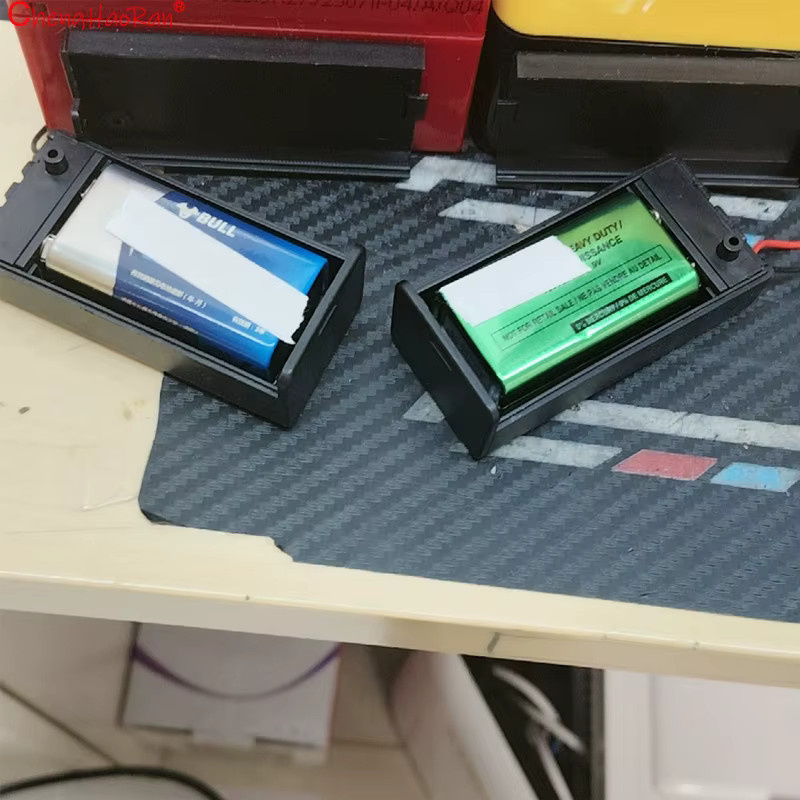 5er Set quadratischer 9V Batteriekasten mit DC-Stecker 5,5 x 2,1 mm und Abdeckkabel in Schwarz für elektronische Geräte wie Multimeter - Bild 4