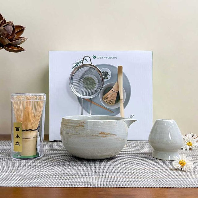 5-teiliges Matcha-Set von bespritgift in Braun aus Steinzeug und Bambus mit Matcha-Schüssel und Bambus-Schneebesen in einer luxuriösen Geschenkbox - Bild 1